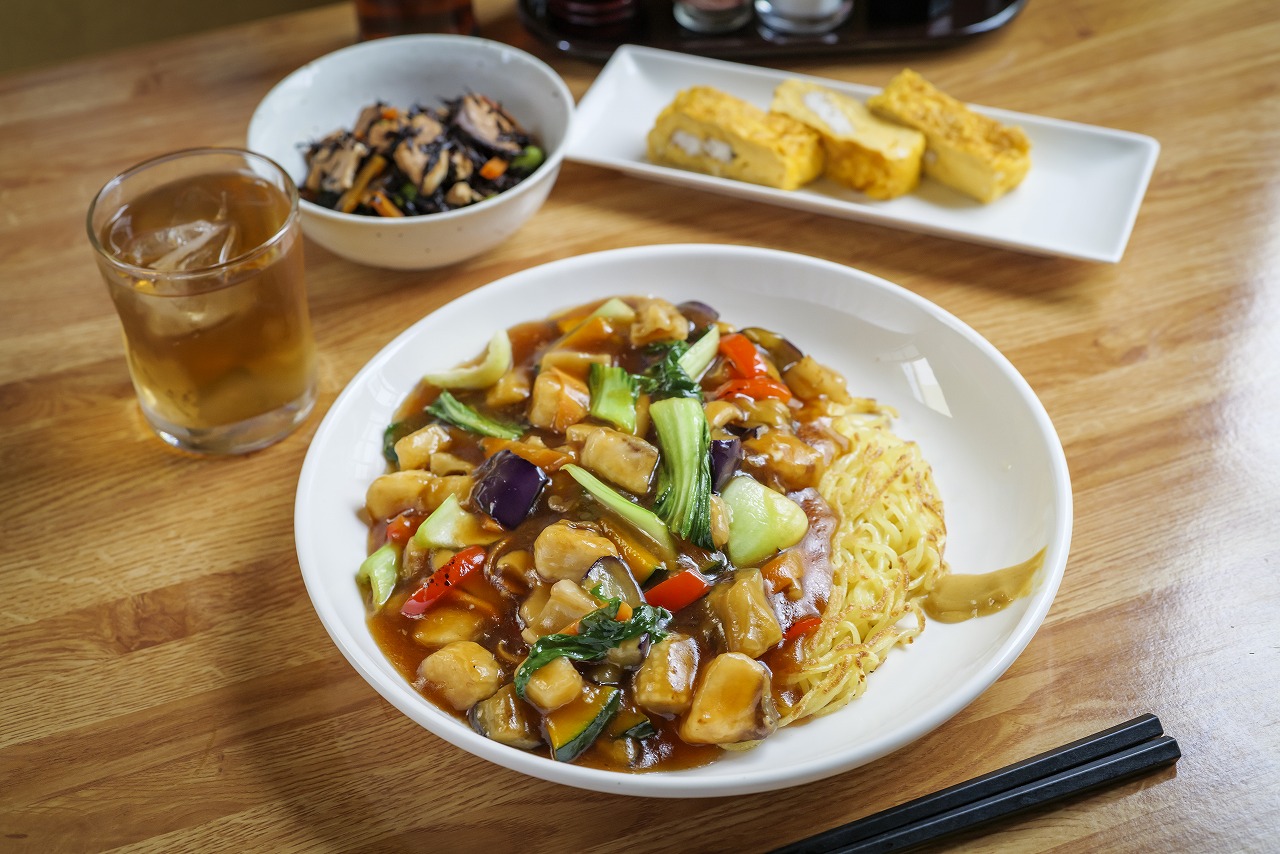 野菜がたっぷりとれる、カンパチ入りあんかけ焼きそばの作り方