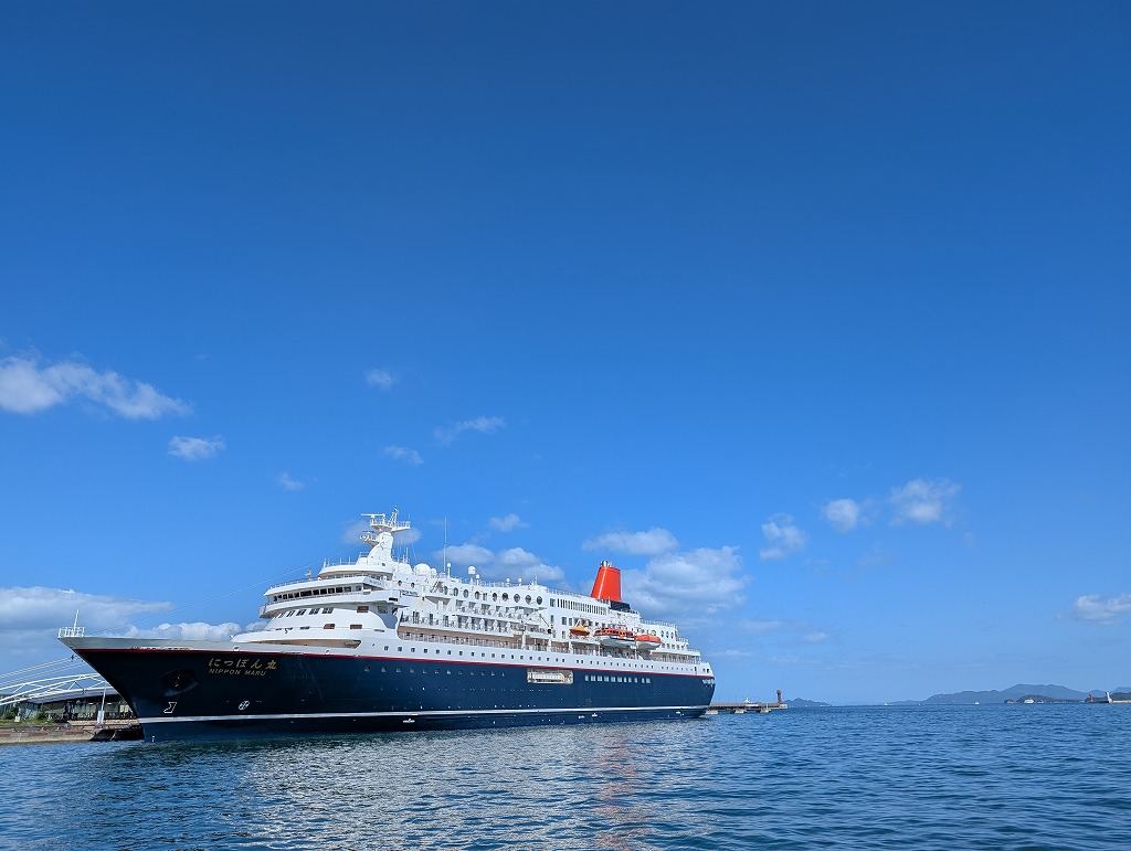 来年5月で引退する〈にっぽん丸〉の写真展を開催